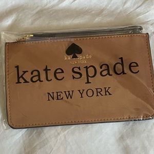 BNWT Kate Spade Cedar Street - Slim Bee Wristlet